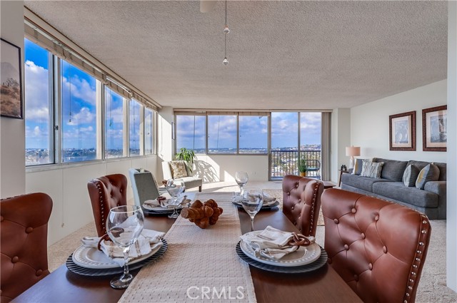 2999 E Ocean Boulevard, Long Beach CA: https://media.crmls.org/medias/1b8f90f6-0929-4c53-b425-37cd3d6a5889.jpg