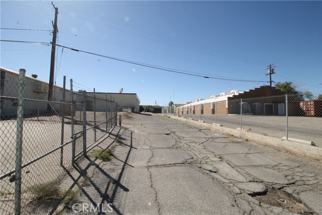 1500 Santa Fe Drive, Barstow, California 92311, ,Commercial Sale,For Sale,1500 Santa Fe Drive,CRHD23186357