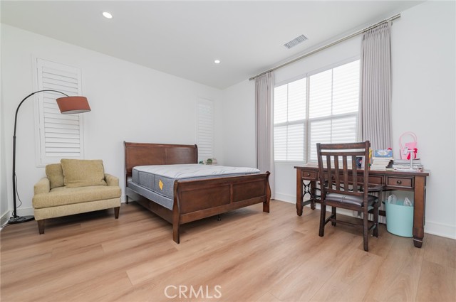 Detail Gallery Image 22 of 34 For 116 Imagination Trl, Irvine,  CA 92620 - 4 Beds | 3/1 Baths