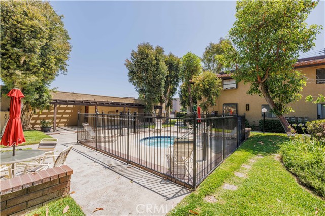 1806 N Fairview Street, Santa Ana CA: https://media.crmls.org/medias/1b910b70-d14b-4519-a64c-e74e42faa080.jpg