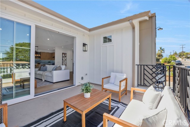 2420 Ives Lane, Redondo Beach, California 90278, 4 Bedrooms Bedrooms, ,3 BathroomsBathrooms,Residential,For Sale,Ives,SB25133700