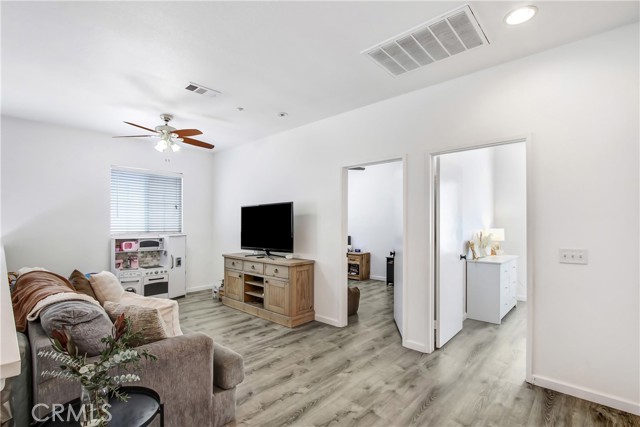 11376 Riverpass Court, Riverside CA: https://media.crmls.org/medias/1b91f624-eb93-4a23-8a11-d69841d243c5.jpg