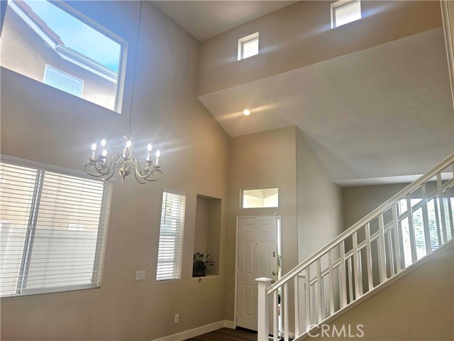 Detail Gallery Image 7 of 10 For 1227 S Goldstone Cir, Anaheim,  CA 92804 - 4 Beds | 2/1 Baths