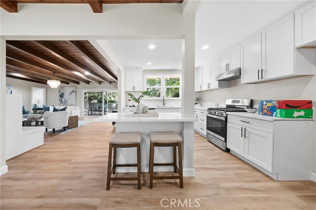 552 E Mountain View Avenue, Glendora CA: https://media.crmls.org/medias/1b92db47-3a87-458e-82a4-1d72ab943934.jpg