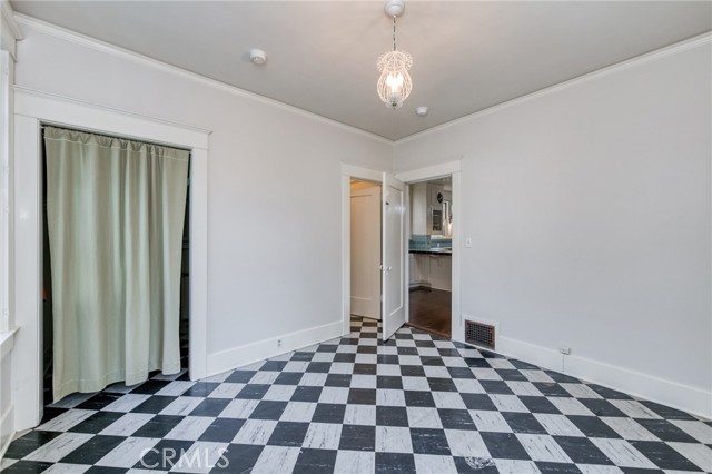 Detail Gallery Image 17 of 61 For 605 E Home Ave, Fresno,  CA 93728 - 5 Beds | 4/1 Baths