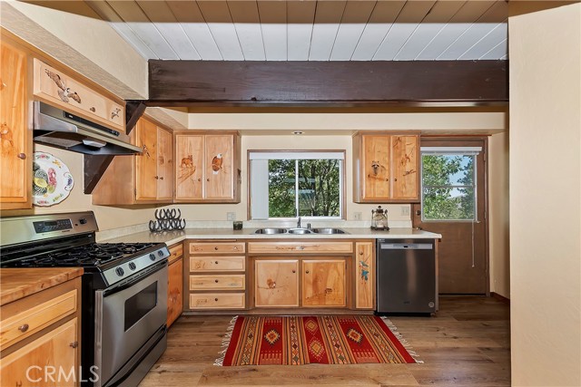 Detail Gallery Image 11 of 70 For 28938 Mammoth Dr, Lake Arrowhead,  CA 92352 - 3 Beds | 2/1 Baths