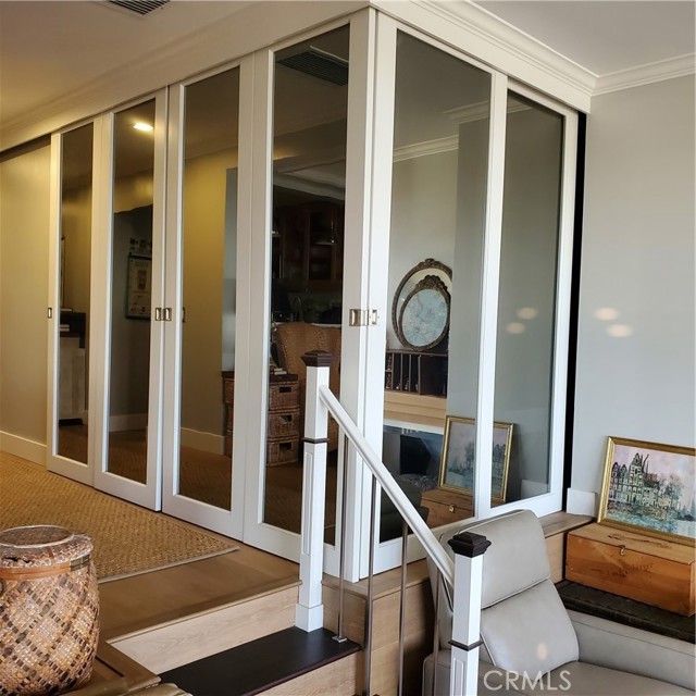 Detail Gallery Image 8 of 45 For 5201 Marina Pacifica S, Long Beach,  CA 90803 - 2 Beds | 2/1 Baths