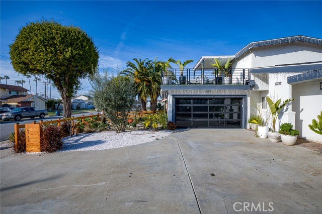 Detail Gallery Image 2 of 45 For 16782 Heritage Ln, Huntington Beach,  CA 92647 - 4 Beds | 2 Baths