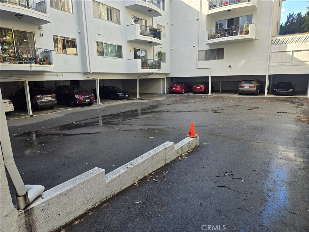 https://media.crmls.org/medias/1b9459a1-ab71-4189-8cd9-9d59c9d761a4.jpg?preset=X-Large