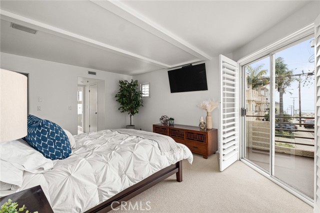 1550 Loma Drive, Hermosa Beach, California 90254, 3 Bedrooms Bedrooms, ,2 BathroomsBathrooms,Residential,For Sale,Loma,SB25035507