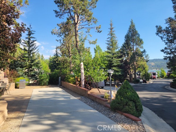 https://media.crmls.org/medias/1b94b618-f6db-4a73-b507-94d4a082956f.jpg?preset=X-Large