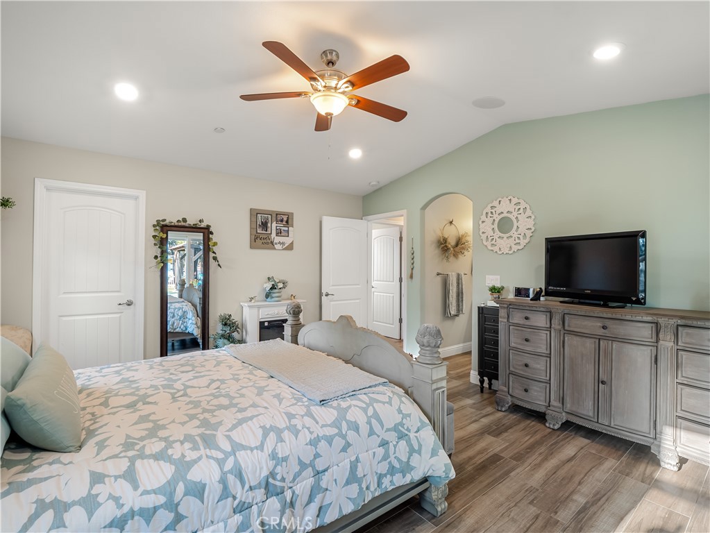 MLS #FR25095464 img 25