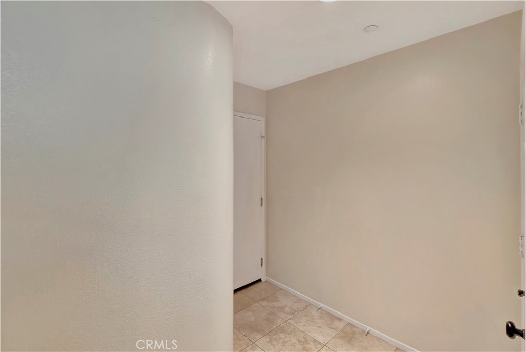 https://media.crmls.org/medias/1b94cb61-d580-43d9-b6c6-cf293b1a25b4.jpg?preset=X-Large