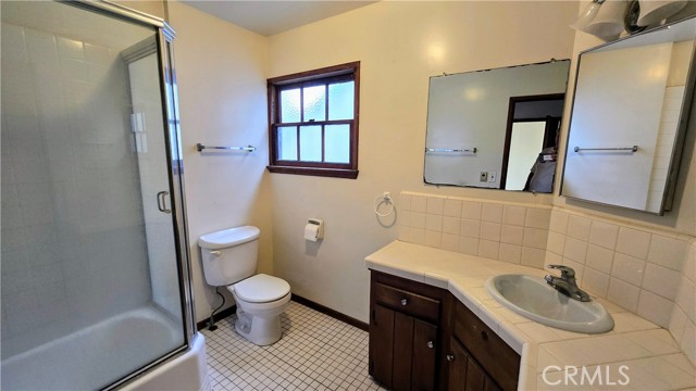 519 Poppy Avenue, Corona del Mar CA: https://media.crmls.org/medias/1b94ccf1-2aea-404b-85af-0681774750f0.jpg