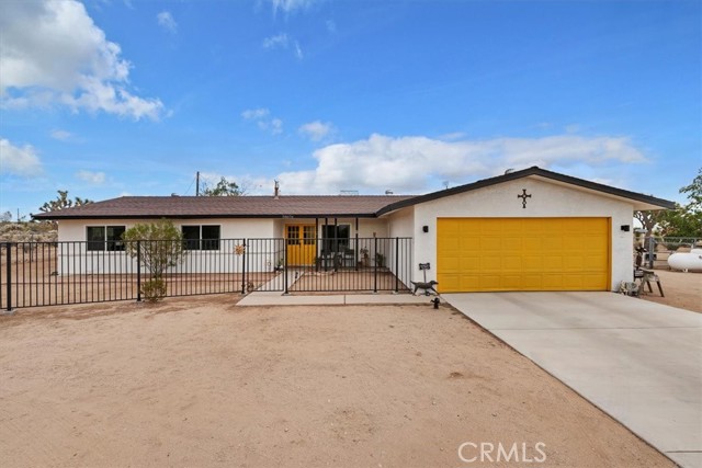 58676 Sunflower Drive, Yucca Valley CA: https://media.crmls.org/medias/1b94d3d3-3a42-493e-93c1-d3bd37829f16.jpg