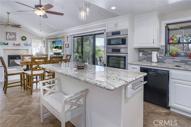 Detail Gallery Image 14 of 45 For 41167 via Cielito, Temecula,  CA 92591 - 3 Beds | 3 Baths