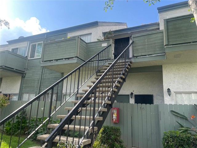 Detail Gallery Image 3 of 21 For 619 Bristol #17,  Santa Ana,  CA 92703 - 1 Beds | 1 Baths