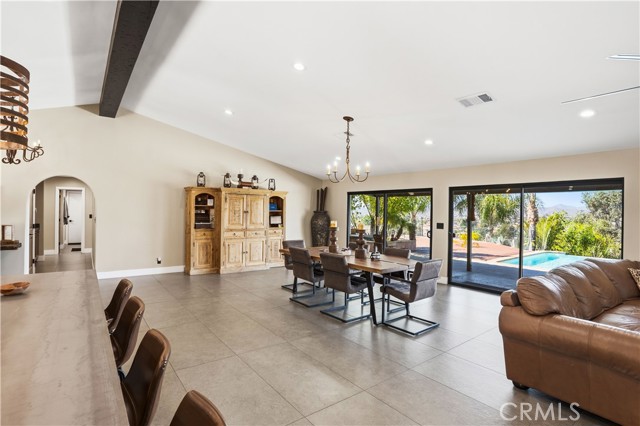 Detail Gallery Image 16 of 69 For 30861 Blackhorse Dr, Canyon Lake,  CA 92587 - 4 Beds | 2/1 Baths