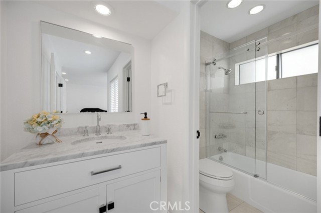 11601 Montana Avenue, Los Angeles CA: https://media.crmls.org/medias/1b966502-5380-4be0-9850-54bf5fbf8632.jpg