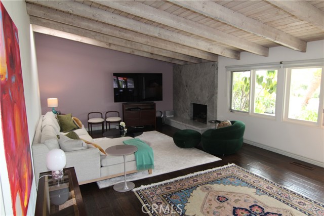 2000 Vista Cajon, Newport Beach CA: https://media.crmls.org/medias/1b9706d2-6176-4fb4-89d9-1b4773f9dd70.jpg