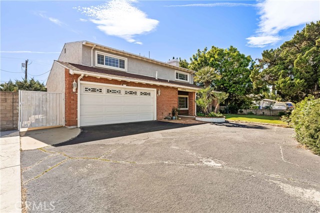 Detail Gallery Image 3 of 32 For 15846 Plummer St, North Hills,  CA 91343 - 4 Beds | 2/1 Baths