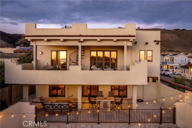 Detail Gallery Image 3 of 54 For 344 Capistrano, Pismo Beach,  CA 93449 - 4 Beds | 4/1 Baths