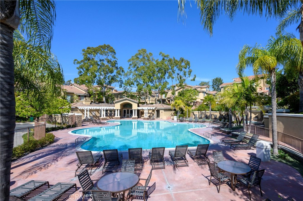 1153 S Positano