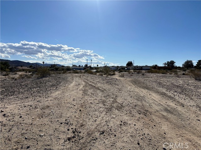 1 Morongo Road, 29 Palms CA: https://media.crmls.org/medias/1b97d290-05c4-4625-b2bb-9f0bd2f5341c.jpg