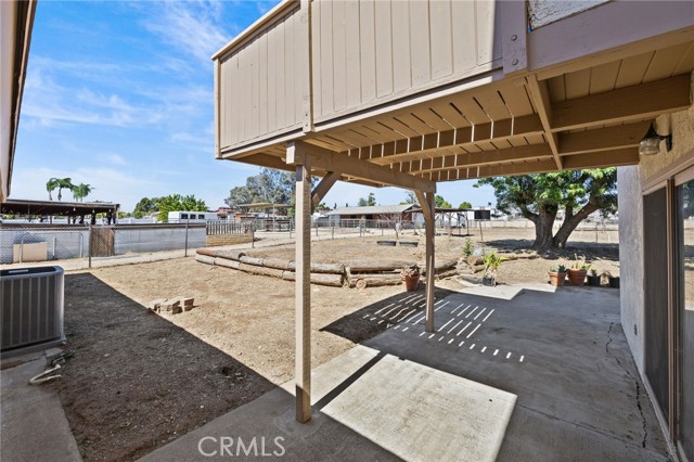 4949 California Avenue, Norco CA: https://media.crmls.org/medias/1b97e8e8-aea0-48f3-8aaf-a8282c606ffe.jpg
