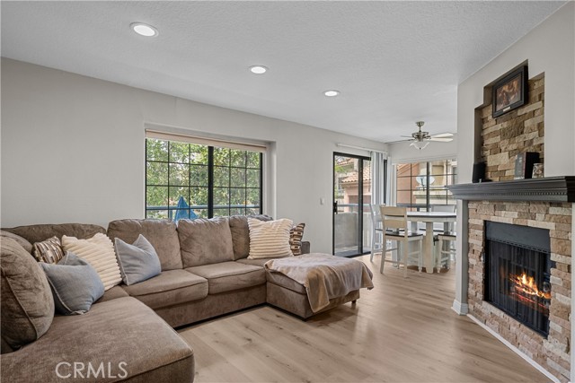 Detail Gallery Image 13 of 38 For 18114 Erik Ct #5131,  Canyon Country,  CA 91387 - 3 Beds | 2 Baths