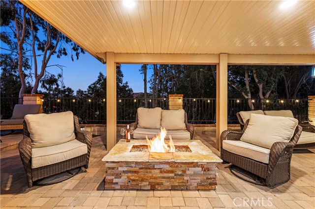 21742 Grovepark Drive, Saugus CA: https://media.crmls.org/medias/1b988678-2fdb-468a-9d43-967aae796af5.jpg