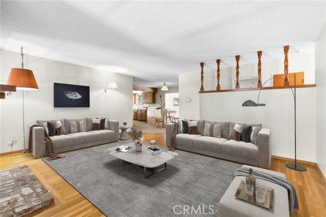Detail Gallery Image 4 of 19 For 9461 Lotus Dr, Westminster,  CA 92683 - 4 Beds | 2 Baths