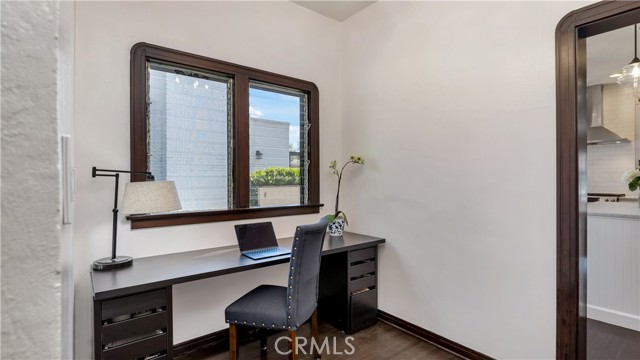 Detail Gallery Image 20 of 69 For 2042 N Ross St, Santa Ana,  CA 92706 - 3 Beds | 2/1 Baths
