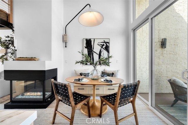 555 Esplanade, Redondo Beach CA: https://media.crmls.org/medias/1b994495-6ea6-4a20-bf40-1509fd525fce.jpg