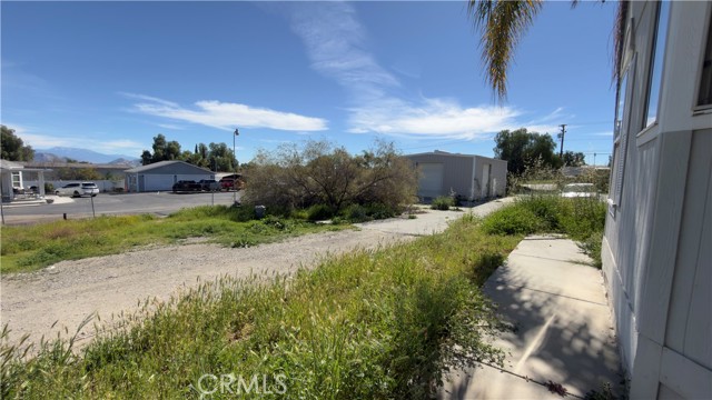 Image 4 of 53 For 18420 Decker