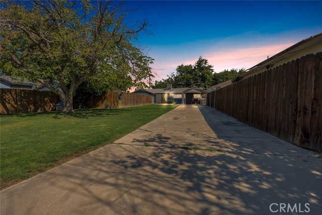 Detail Gallery Image 3 of 23 For 618 Woodrow Ave, Bakersfield,  CA 93308 - 2 Beds | 1/1 Baths