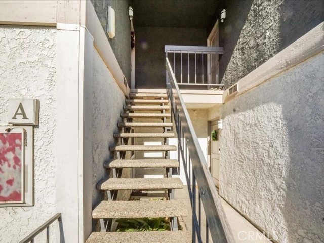 Detail Gallery Image 5 of 44 For 2851 S Fairview St #B,  Santa Ana,  CA 92704 - 2 Beds | 1 Baths