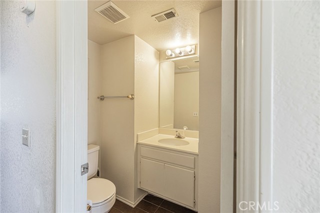 Detail Gallery Image 15 of 37 For 600 E Ivyton St, Lancaster,  CA 93535 - 3 Beds | 2/1 Baths