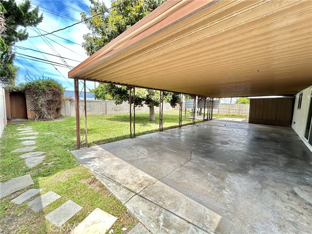 Detail Gallery Image 20 of 23 For 16501 Rhone Ln, Huntington Beach,  CA 92647 - 4 Beds | 2 Baths