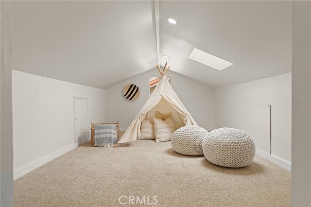 Image 39 of 73 For 4972 Park  