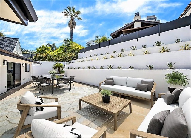 Detail Gallery Image 18 of 18 For 10452 Le Conte, Los Angeles,  CA 90024 - 3 Beds | 5 Baths