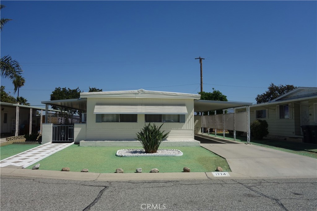 1774 Santiago Way