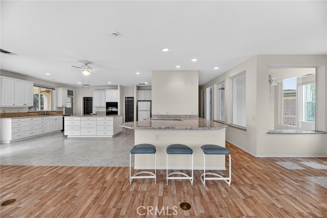 Detail Gallery Image 9 of 65 For 29886 Bahia Dr, Canyon Lake,  CA 92587 - 3 Beds | 2 Baths