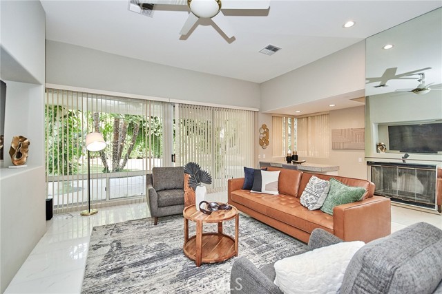 44980 Olympic Court, Indian Wells CA: https://media.crmls.org/medias/1b9b0a00-ab72-4e9b-bb99-3b8f0f808f9a.jpg