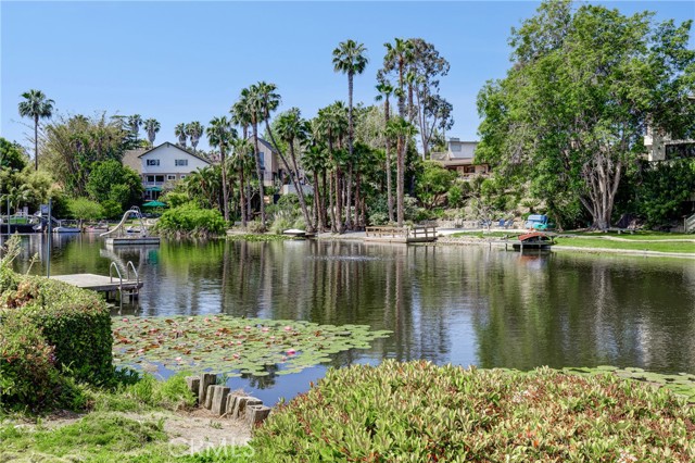2233 Heather Lane, Newport Beach CA: https://media.crmls.org/medias/1b9b0c4a-98e9-4f38-924f-7b0ae5722f59.jpg