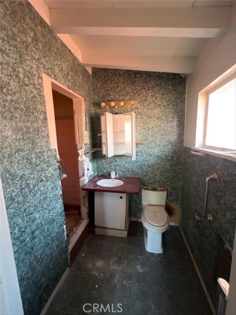 7115 Newbury Avenue, San Bernardino CA: https://media.crmls.org/medias/1b9b4084-e3d1-468f-aa7b-cdd0e72a6fad.jpg