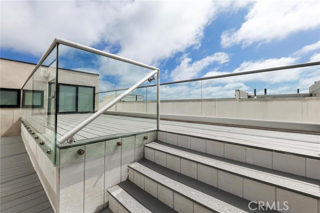 129 20th Street, Manhattan Beach CA: https://media.crmls.org/medias/1b9b4b71-aa5e-4a97-afe7-e3a011f88ade.jpg