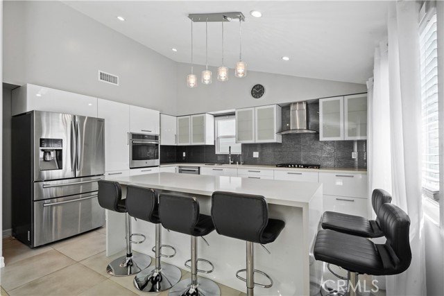 Detail Gallery Image 17 of 39 For 12835 Titian Ave, Granada Hills,  CA 91344 - 3 Beds | 2 Baths