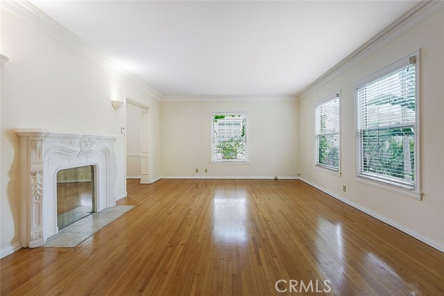 Detail Gallery Image 9 of 37 For 5966 San Vicente Bld #3,  Los Angeles,  CA 90019 - 1 Beds | 1 Baths