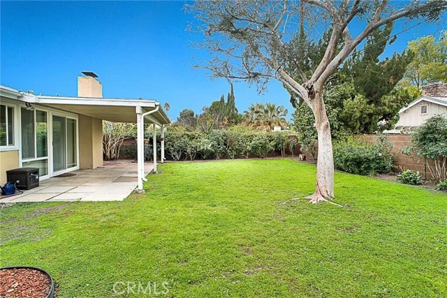 8512 Fullbright Avenue, Winnetka CA: https://media.crmls.org/medias/1b9cf3ea-a507-4632-8b73-9eb0cfaf0c4b.jpg